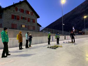 eisstockschiessen422.jpg